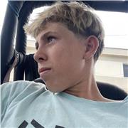 Soy un chico deportista al que le gusta enseñar